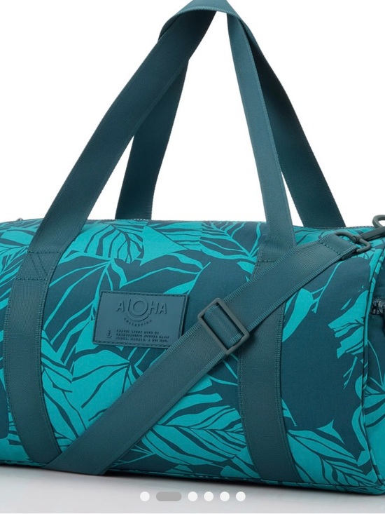 ALOHA Collection Handbags - NWT Aloha Collection Keep It Light Sporty Duffle in Haunani